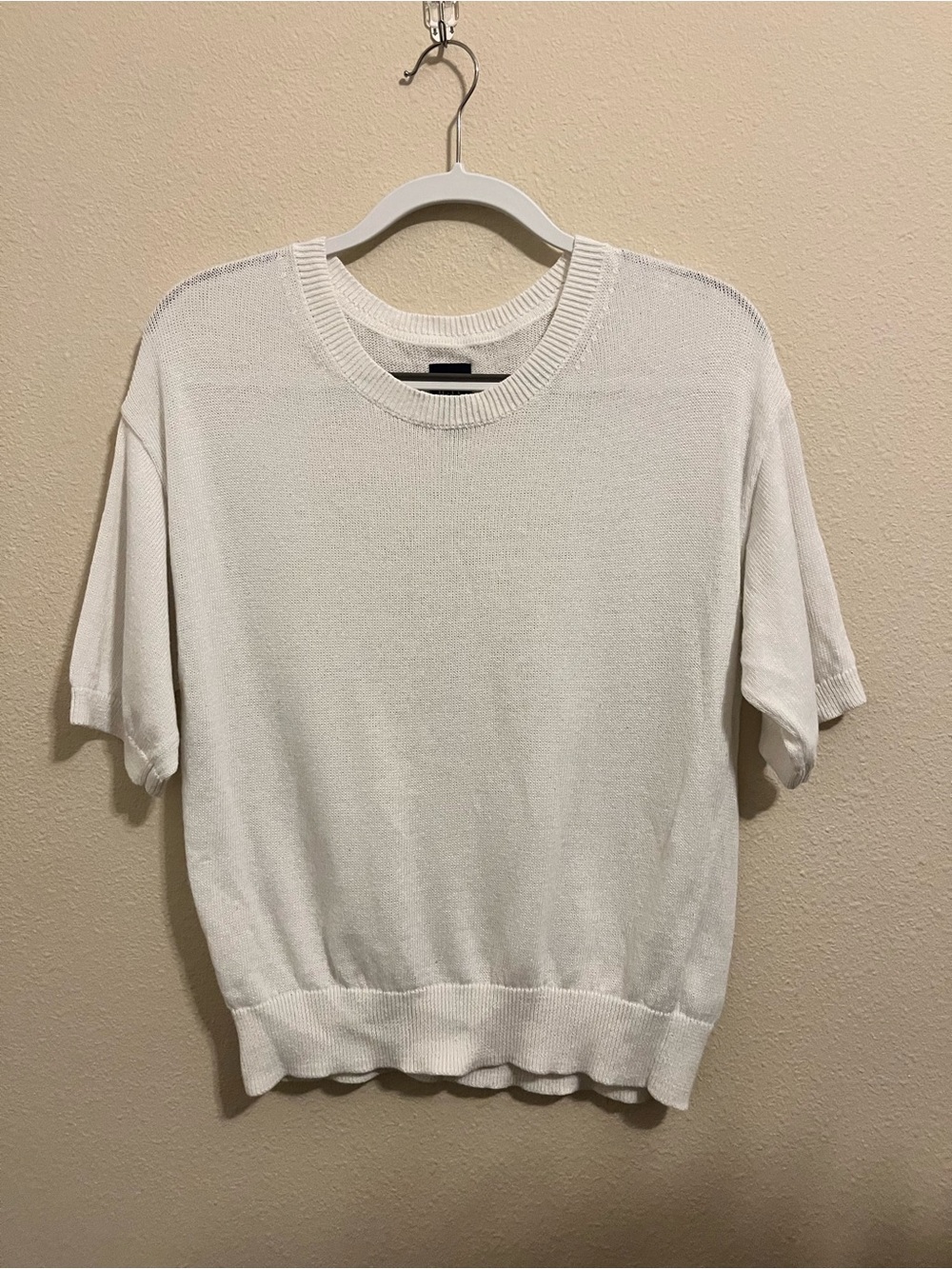 GAP White Crewneck Short Sleeve Knit Top